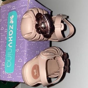 Zaxynina sandals
